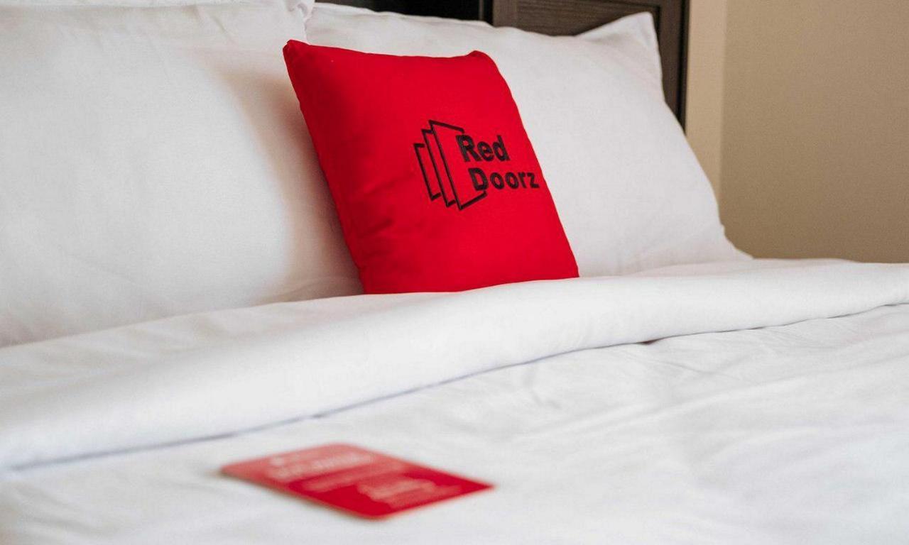 Reddoorz At Hotel Rumberpon Sorong Exterior foto